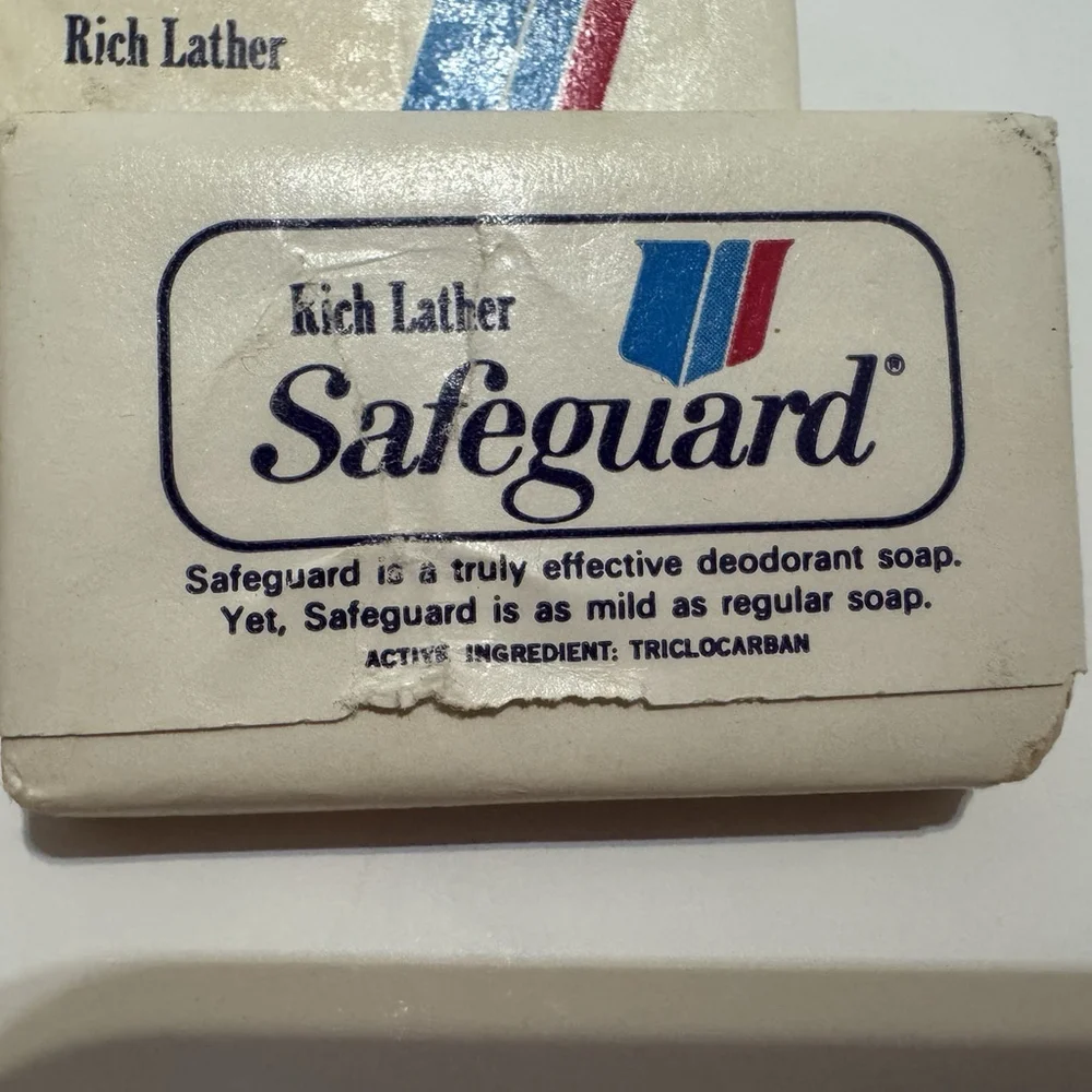 Vtg Set Of 9 Hotel Bar Soaps Holiday Inn/Camay/Safeguard 1970s